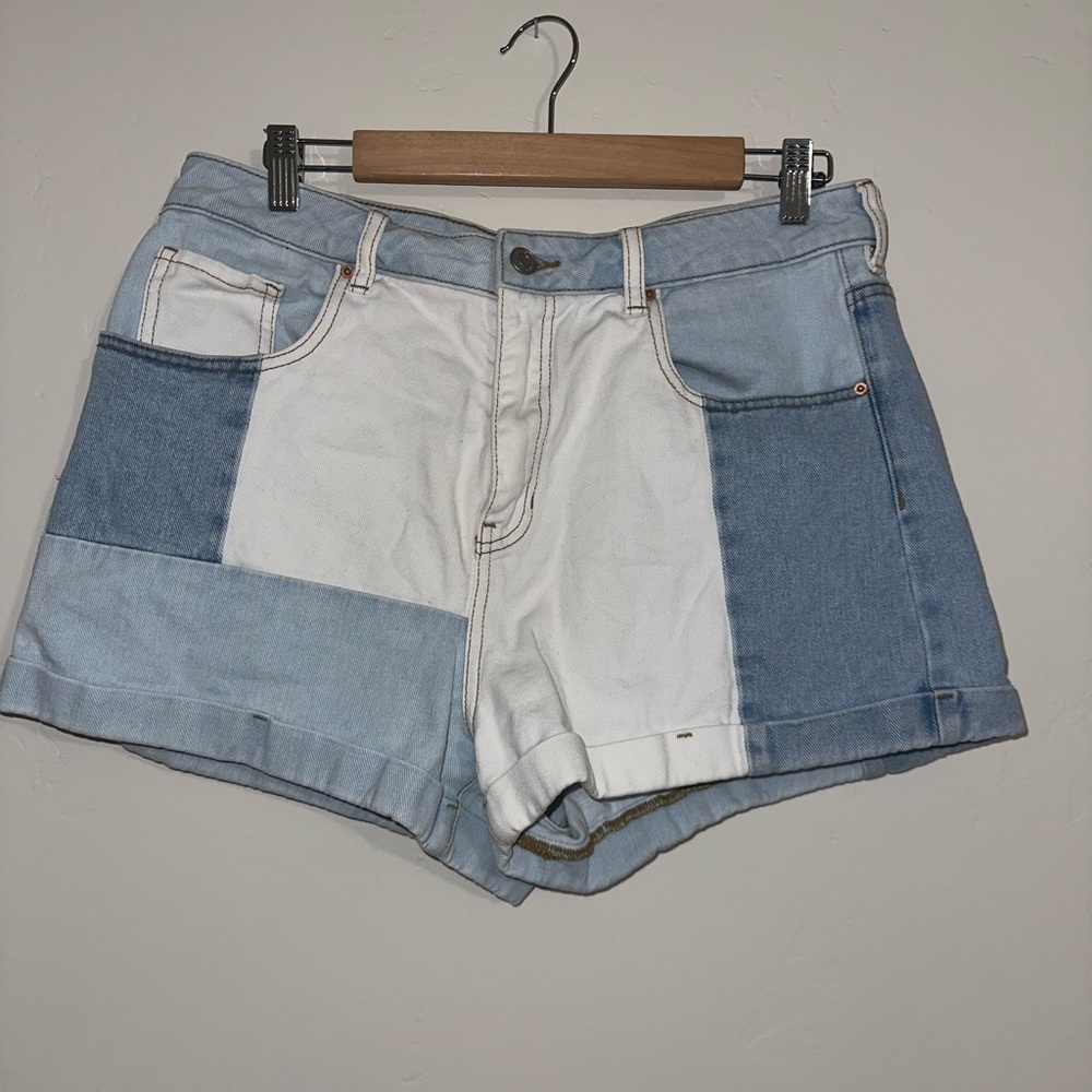 Blue and White colorblock, Pacsun Jean shorts-Mom Style